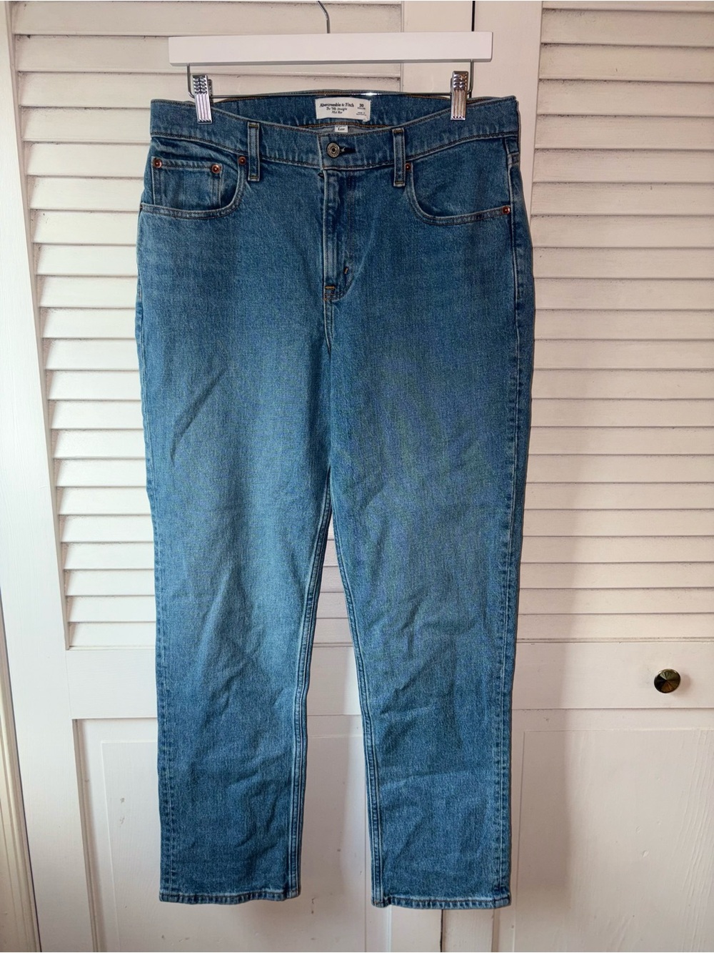 Abercrombie Curve Love 90s Straight Mid Rise Jeans Medium Wash 30 - Picture 2 of 5